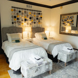 Big Raven Yoga 2026-03-26 Private Room with Shared Bath (Grey) Room