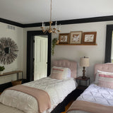 Big Raven Yoga Shared Suite with Private Bath Room